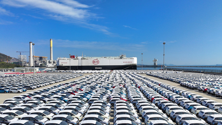 一分鐘下線3.3臺！深圳強勢問鼎「新能源汽車產量第一城」